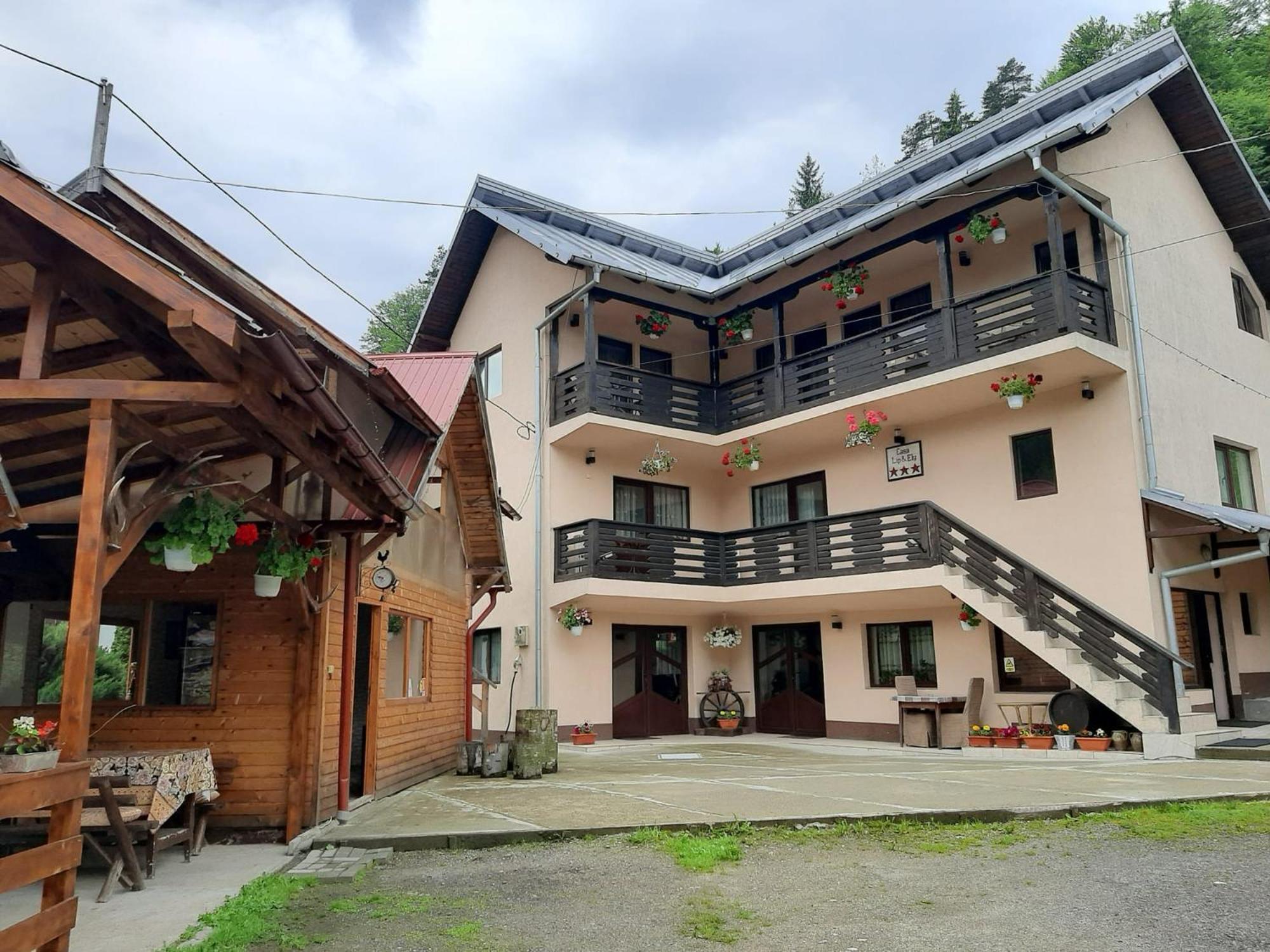 Lip Si Ely Hotel Dîmbovicioara Exterior foto