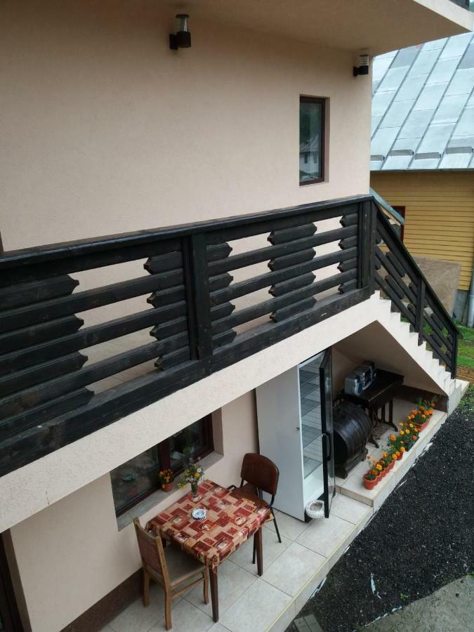 Lip Si Ely Hotel Dîmbovicioara Exterior foto